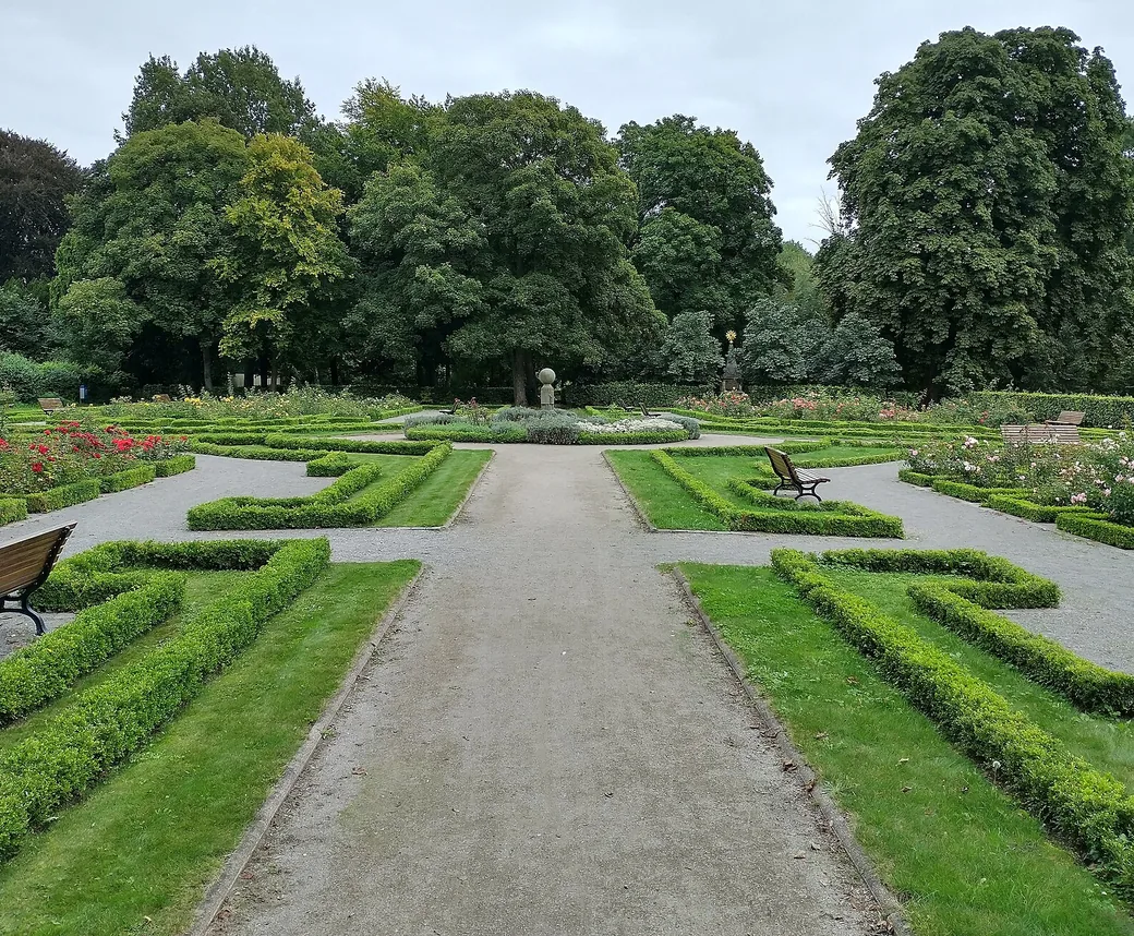 Haushaltshilfe und Alltagshilfe in Vechelde – der barocke Schlosspark Vechelde
